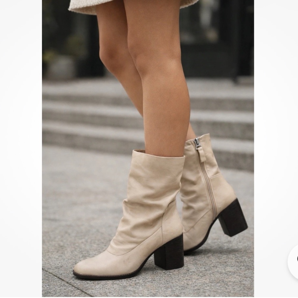 LIKE NEW! CHELSEA & VIOLET RUCHED BOOT